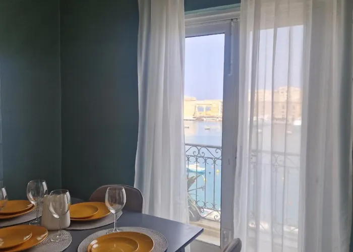 Korzo Waterfront Сенглея